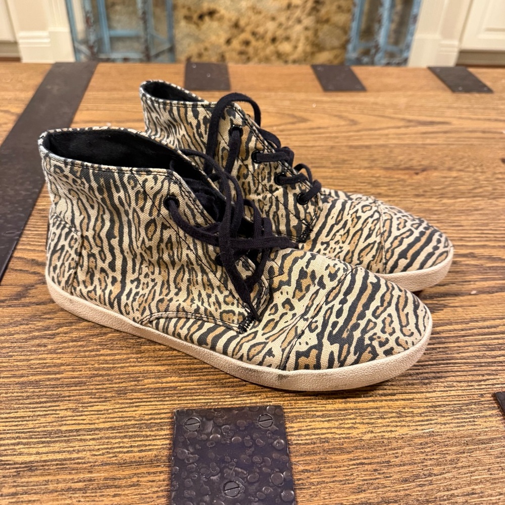 Toms Leopard Print High-Top Sneakers